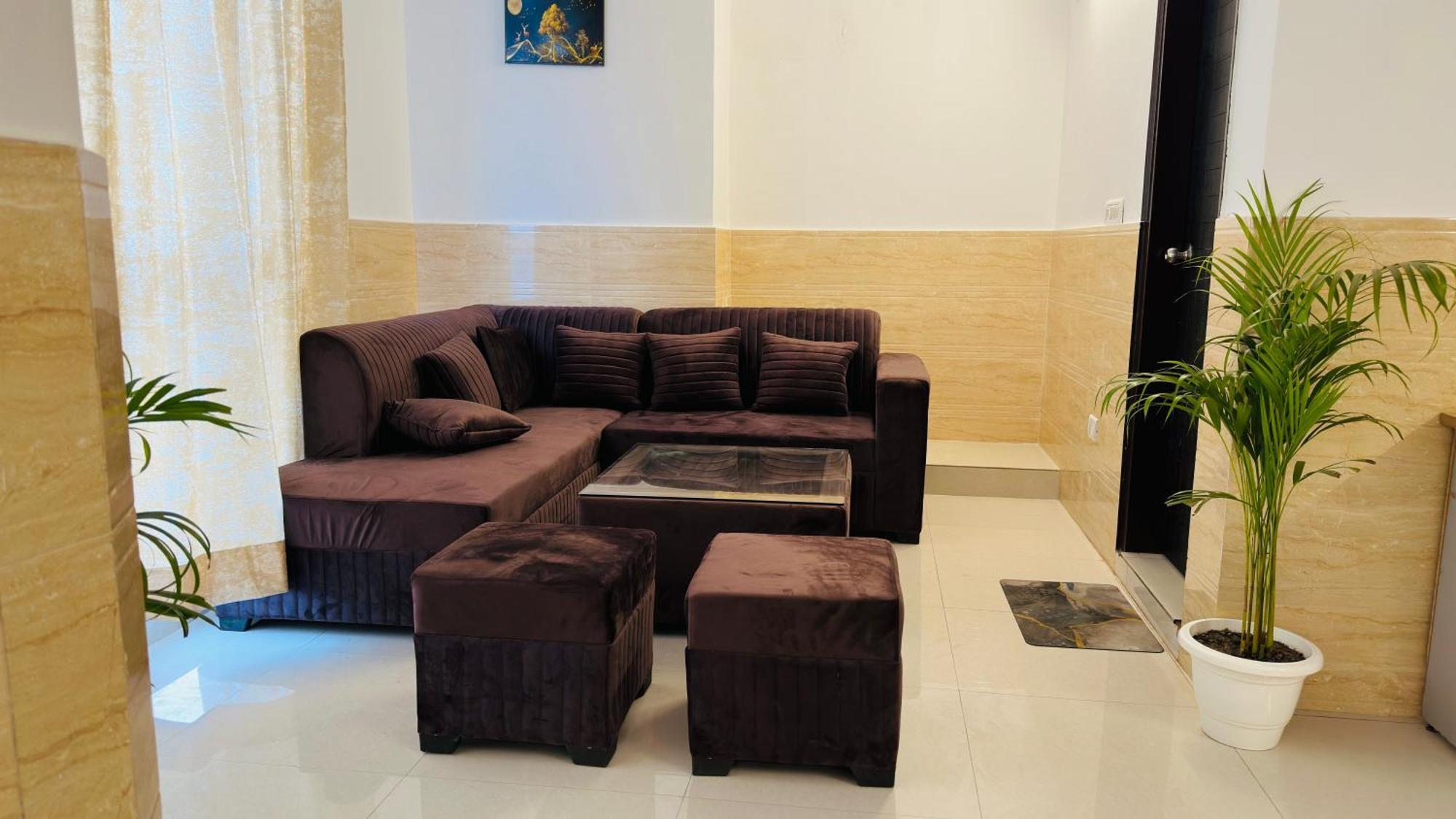 Dr White House - Noida Sector 18 Hotel Екстериор снимка