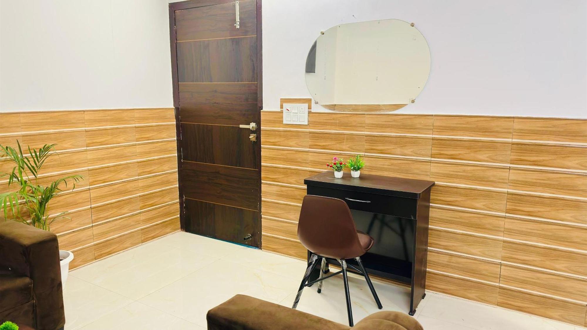 Dr White House - Noida Sector 18 Hotel Екстериор снимка