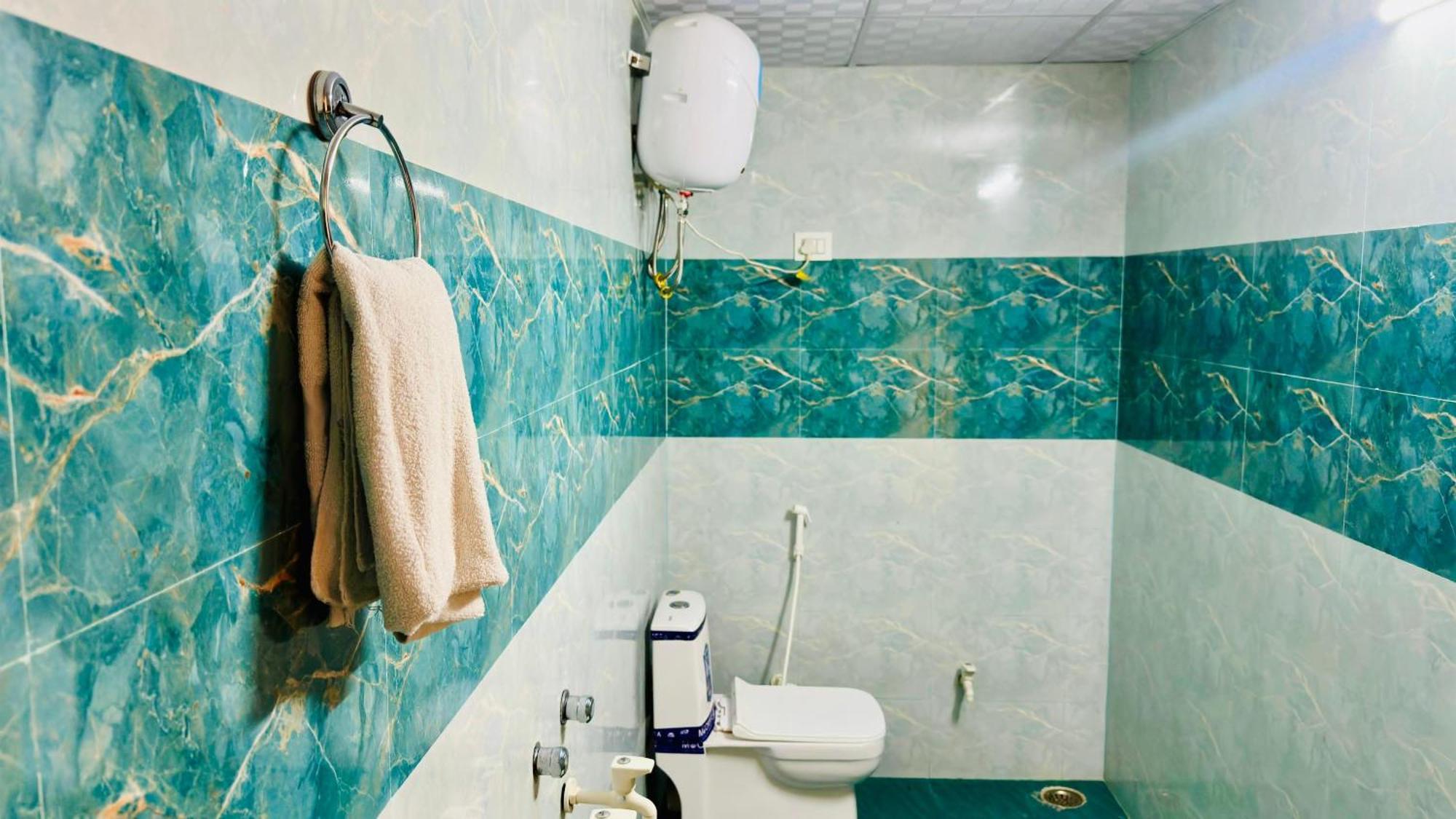 Dr White House - Noida Sector 18 Hotel Екстериор снимка